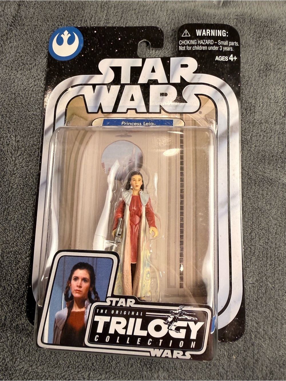 Hasbro Star Wars Trilogy Collection Princess Leia - Red and Cream Outfit